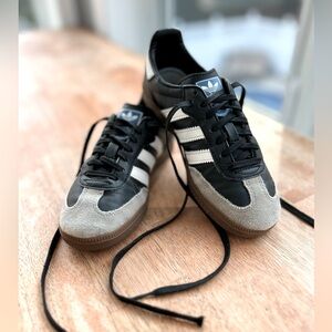 Adidas Samba OG Shoes Sneakers Vegan Black Gum, Youth Size 1.5, unisex.